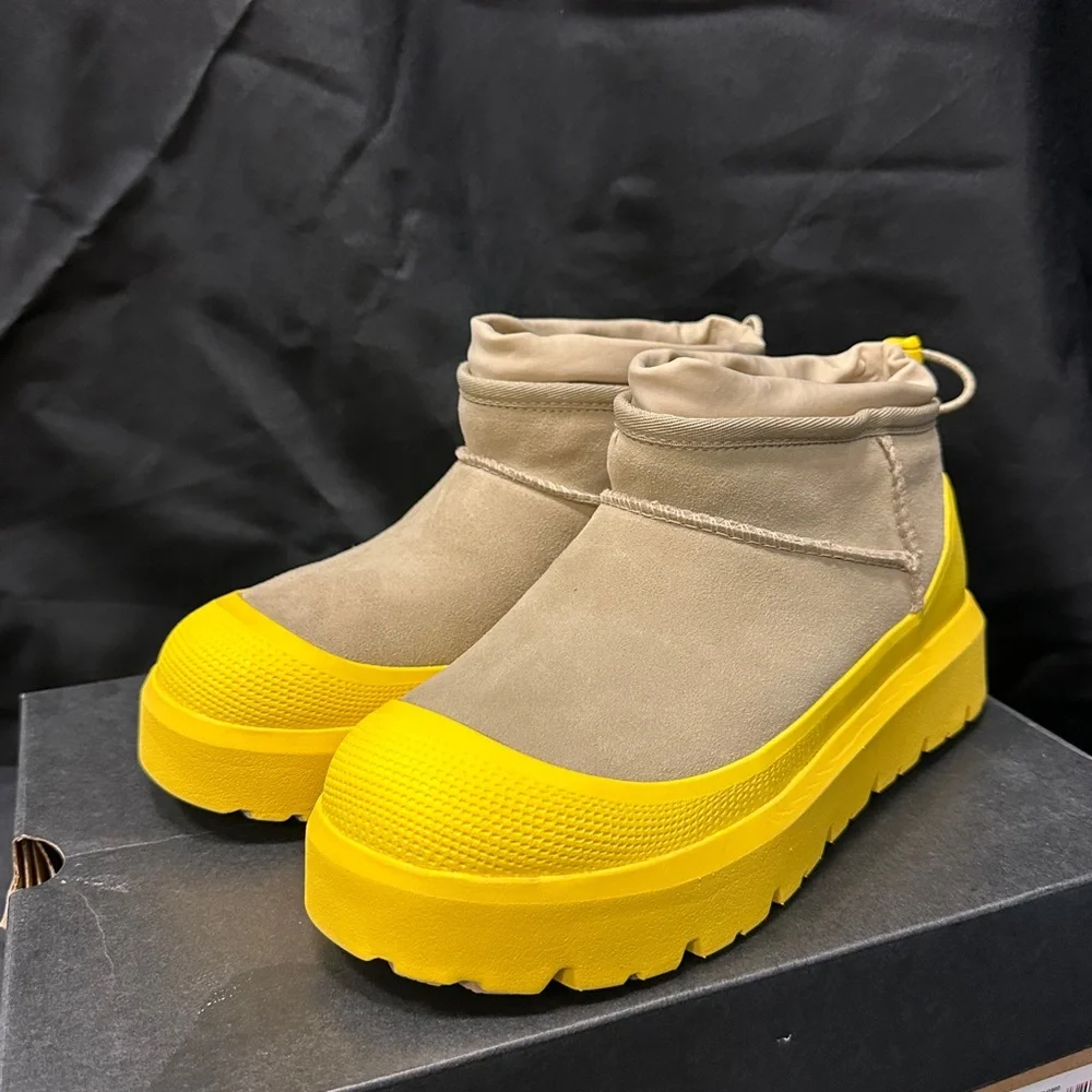 UGG Classic Ultra Mini Weather Hybrid Men Size 8‎